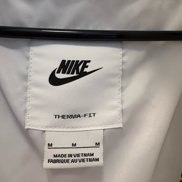 Nike Puffer Coat - Women’s Size Medium - Picture 8 of 12